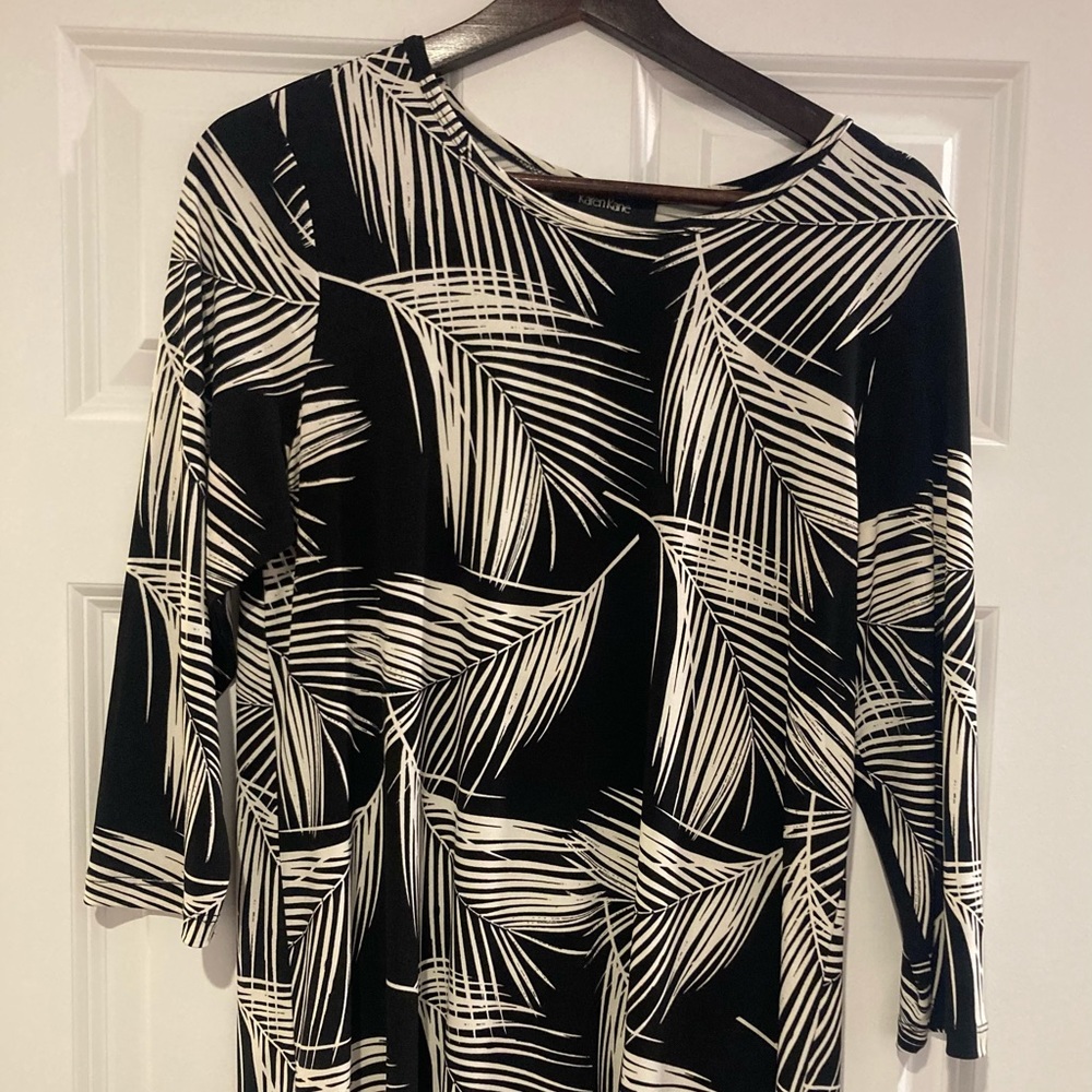 Karen Kane Palm print short tunic blouse M